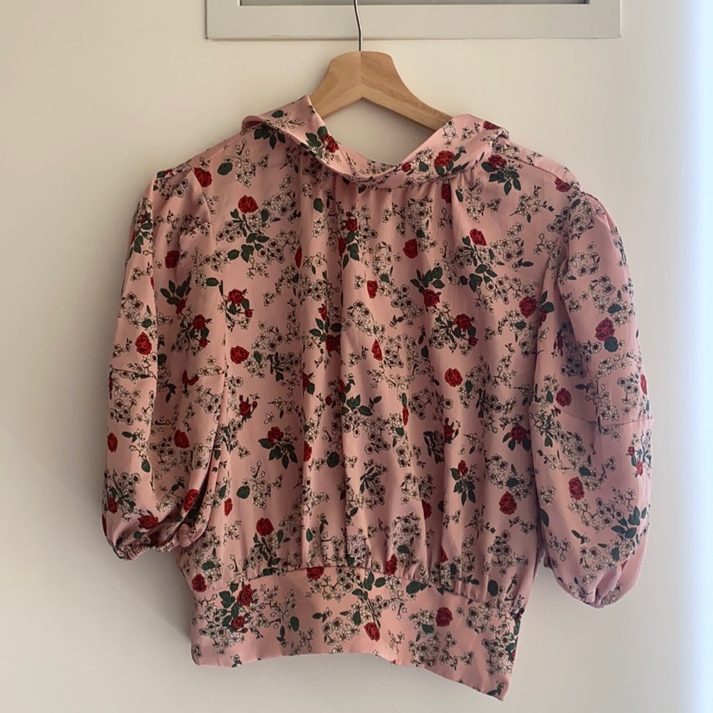 Beautiful blouse 1 time Use brand new